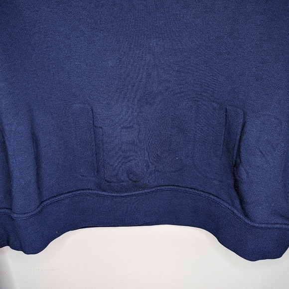 Embossed nike logo woman's cropped sweater size medium - Picture 3 of 8